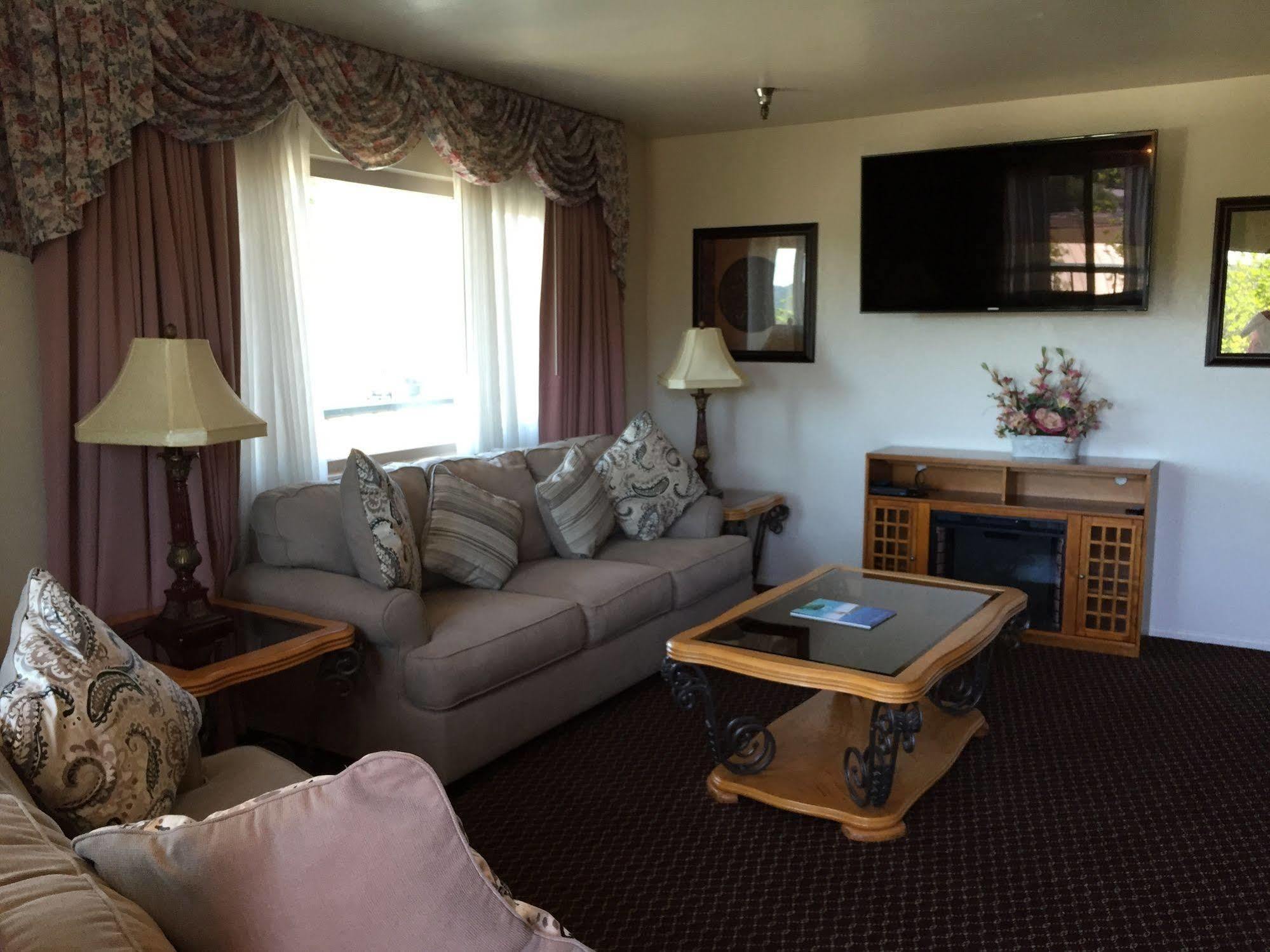 Oakridge Inn Oak View Luaran gambar